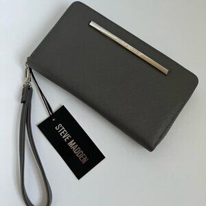 NWT STEVE MADDEN BZIPPY ZIP AROUND WALLET WRISTLET